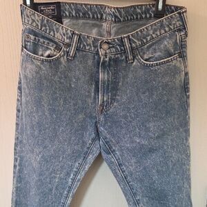 Abercrombie & Fitch Men's Light Blue Relaxed Jeans